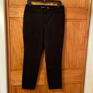 Old Navy brand women’s size 10 regular High Rise Pixie Pants in Black